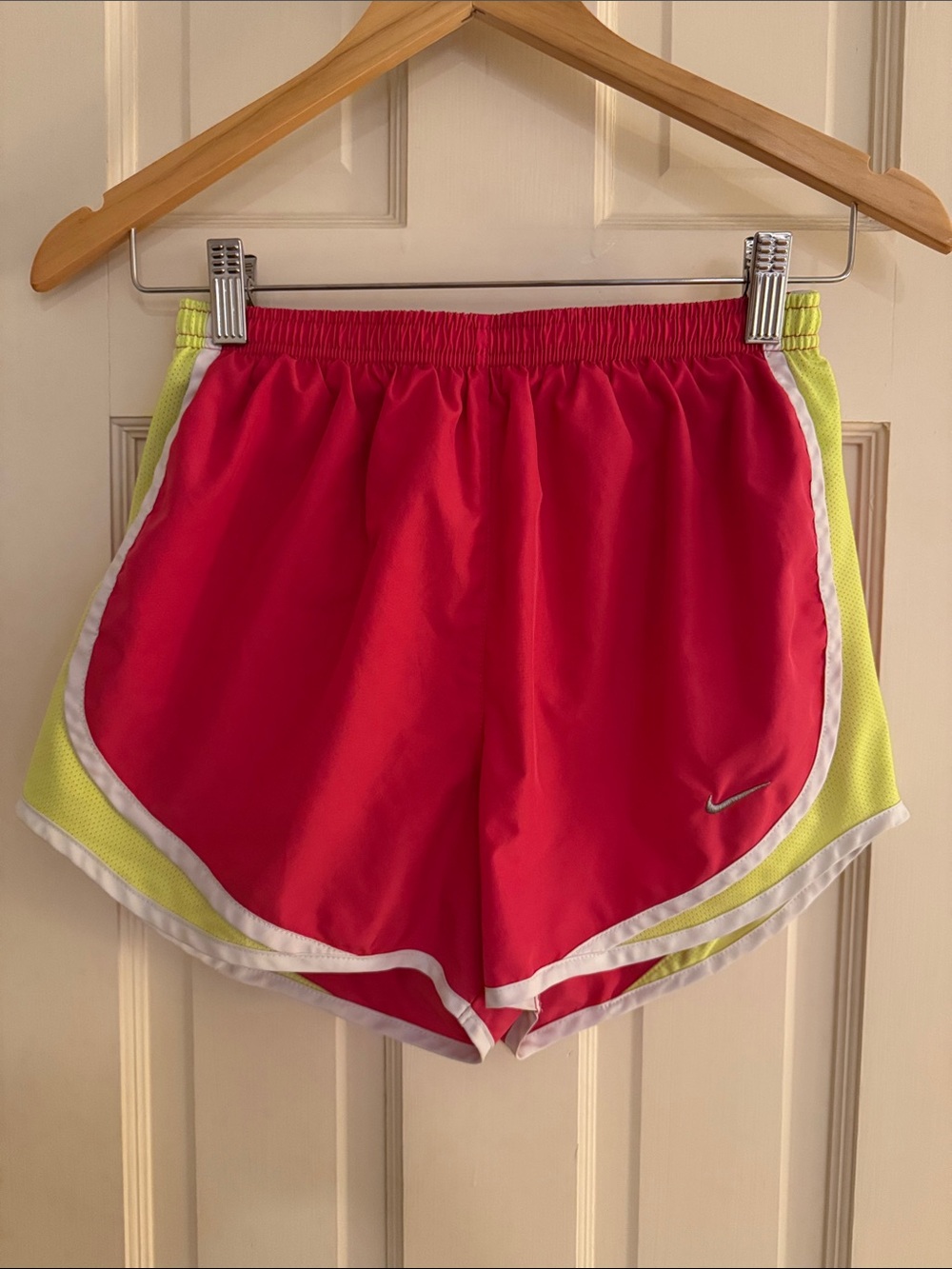 Nike Tempo Women's Dri-FIT Mid-Rise Brief-Lined Running Shorts